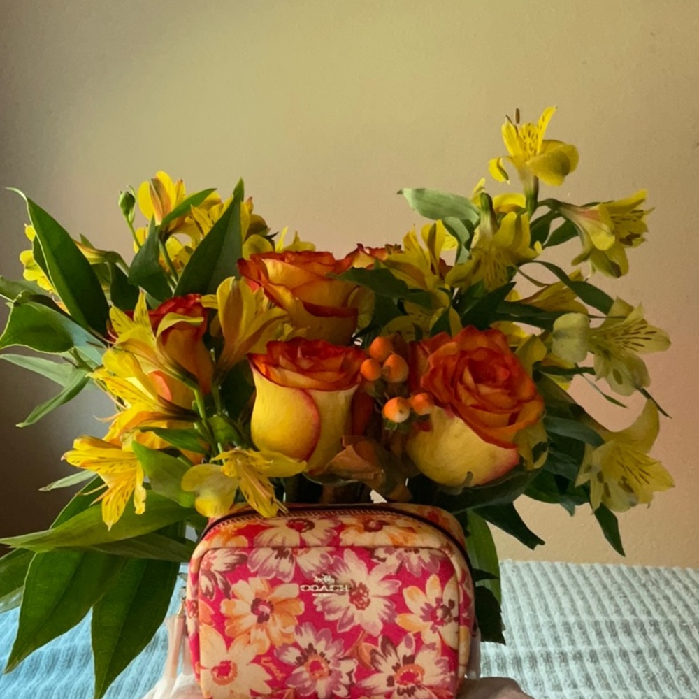 💐 COACH MINI COSMETIC CASE WITH DAISY PRINT 💐 - Picture 11 of 16
